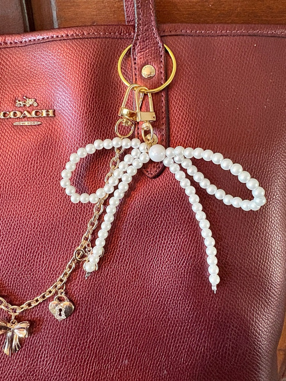 ♥️💖 NEW Large Pearl Bow Bag Charm MOTHER’S DAY GIFT Grad Gift Trendy